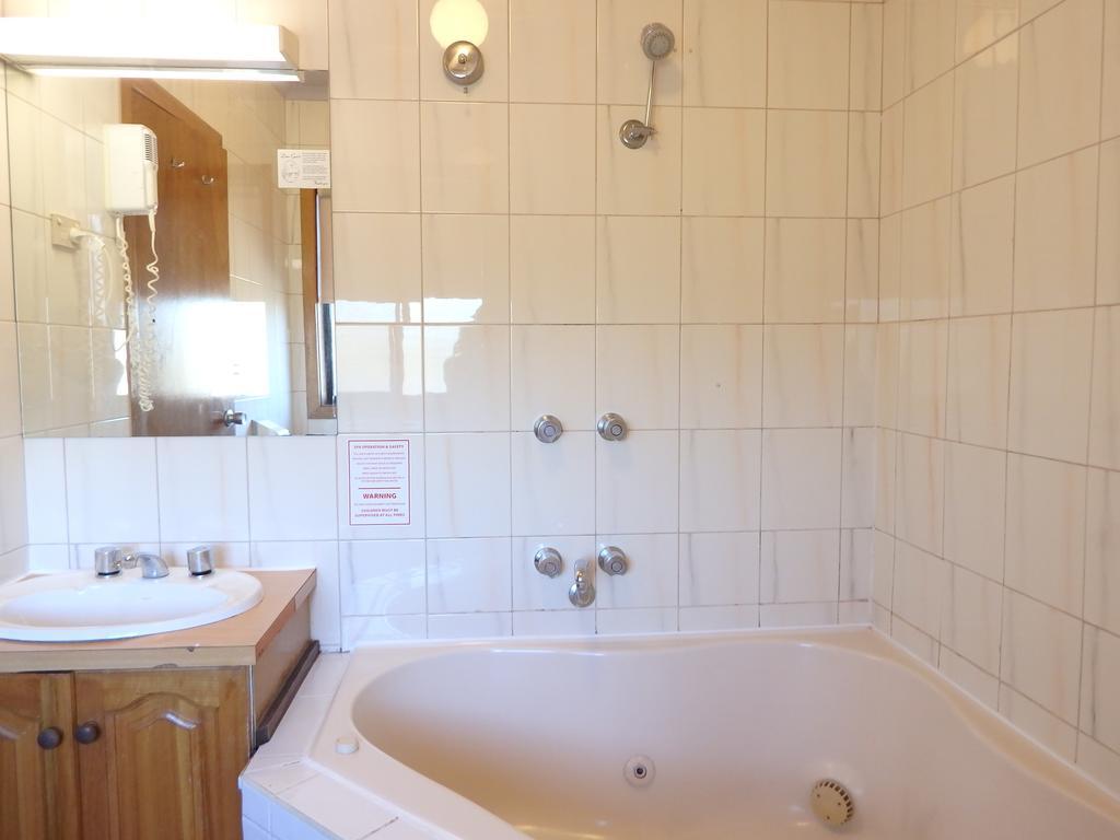 Monte Villa Motor Inn Мельбурн Экстерьер фото